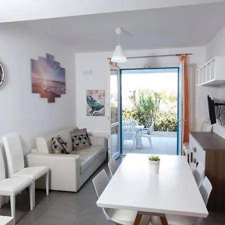 Casa Mirea Di Teti Con Piscina A * ماكاري