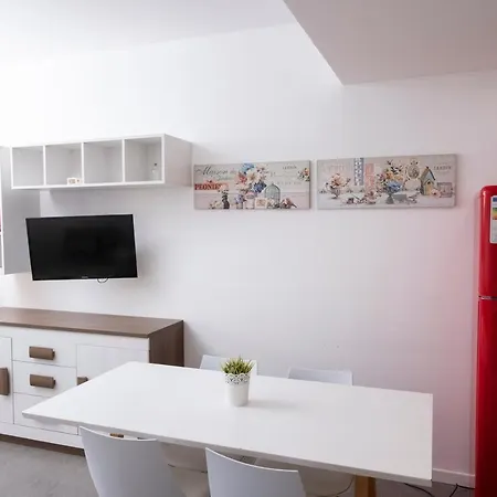 Casa Mirea Di Teti Con Piscina A Macari